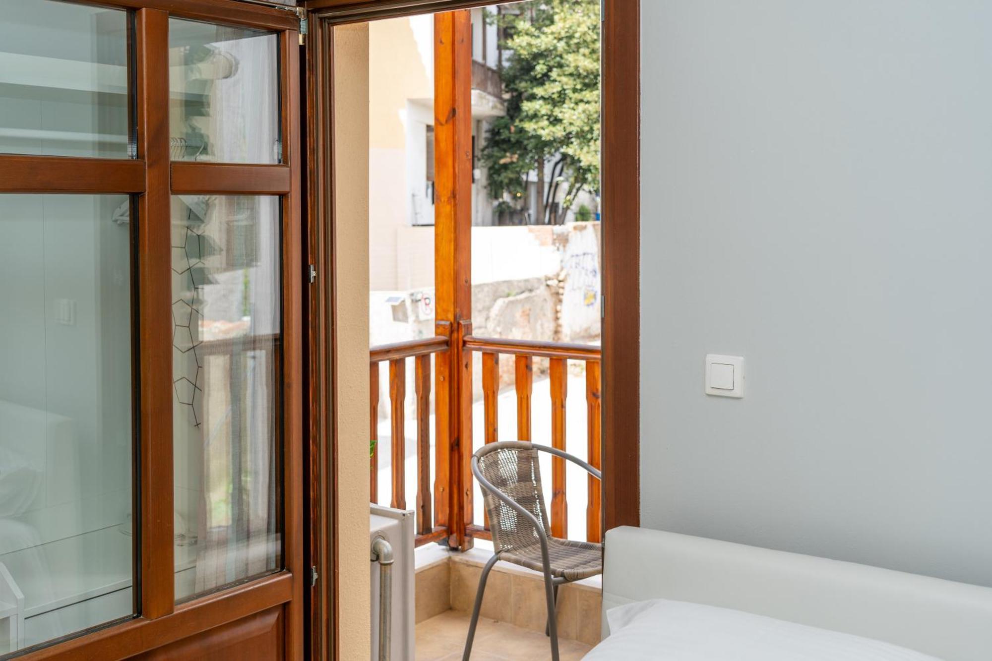 Naos Studio Thessaloníki Luaran gambar