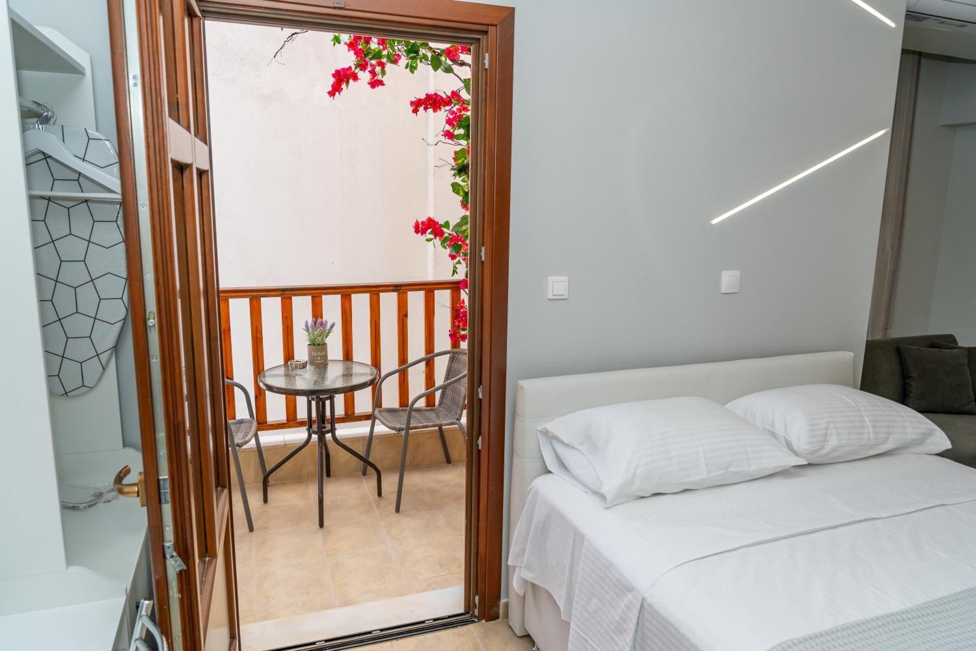 Naos Studio Thessaloníki Luaran gambar